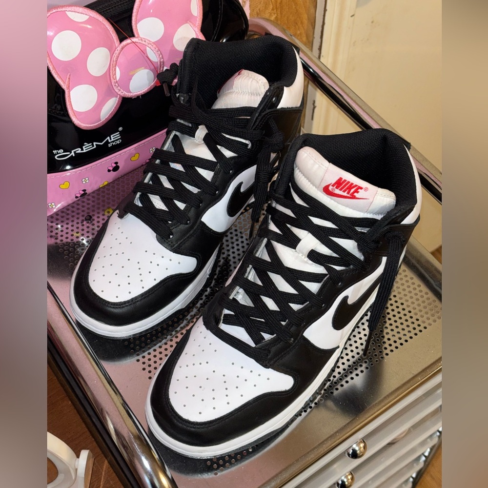 Nike Dunk High Sneakers - Picture 5 of 11
